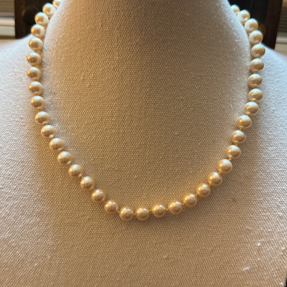 Monet Cream Pearl Necklace